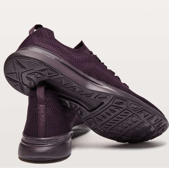 Lululemon Womens APL TechLoom Breeze Shoe
Black Cherry, size 8 - Picture 1 of 5